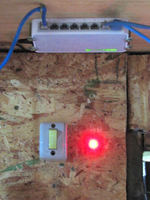 Internet hub and indicator light.jpg